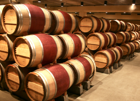 葡萄酒为什么要用木桶装？