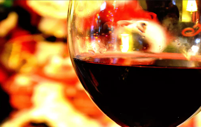 怎样区分干红葡萄酒？