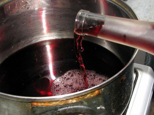 煮红酒可以加水吗？